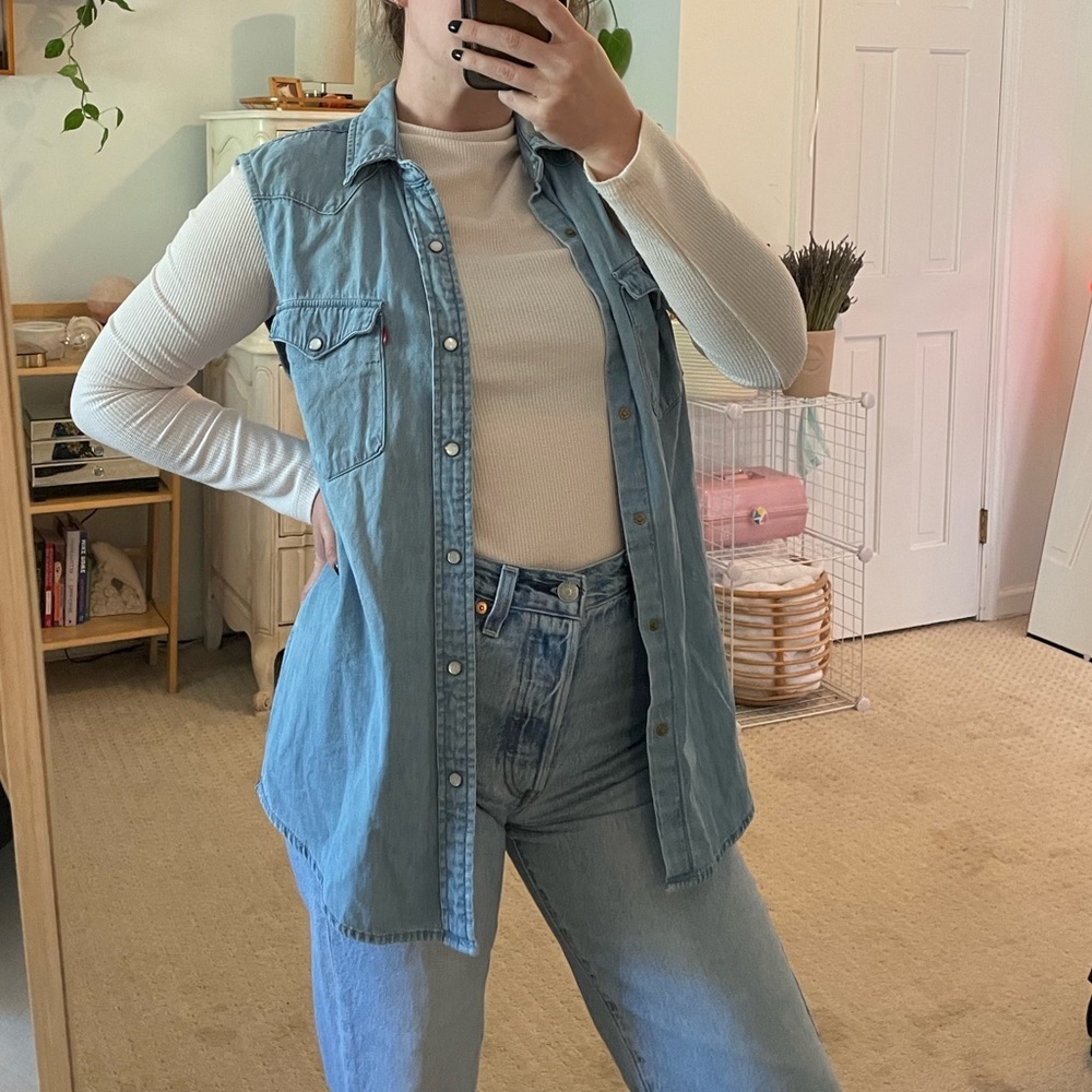 Levi’s Chambray Sleeveless Shirt Vest